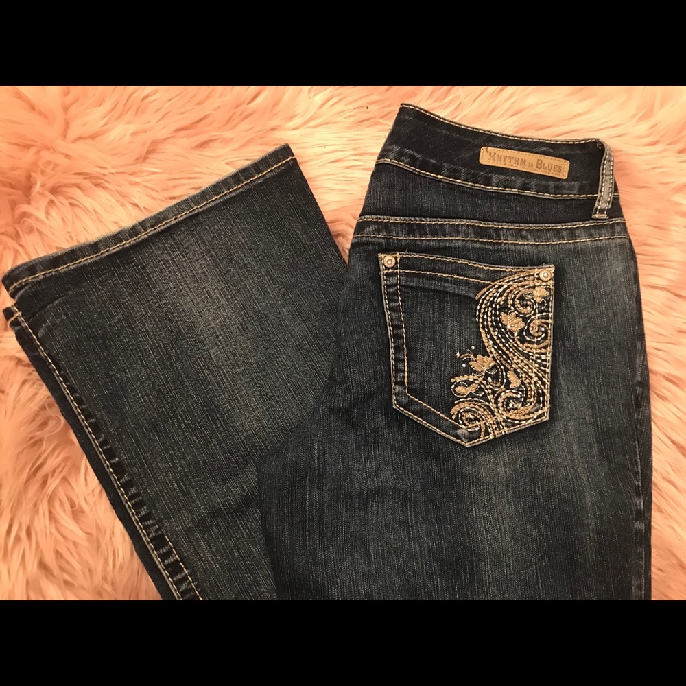 RHYTHM IN BLUES JEANS